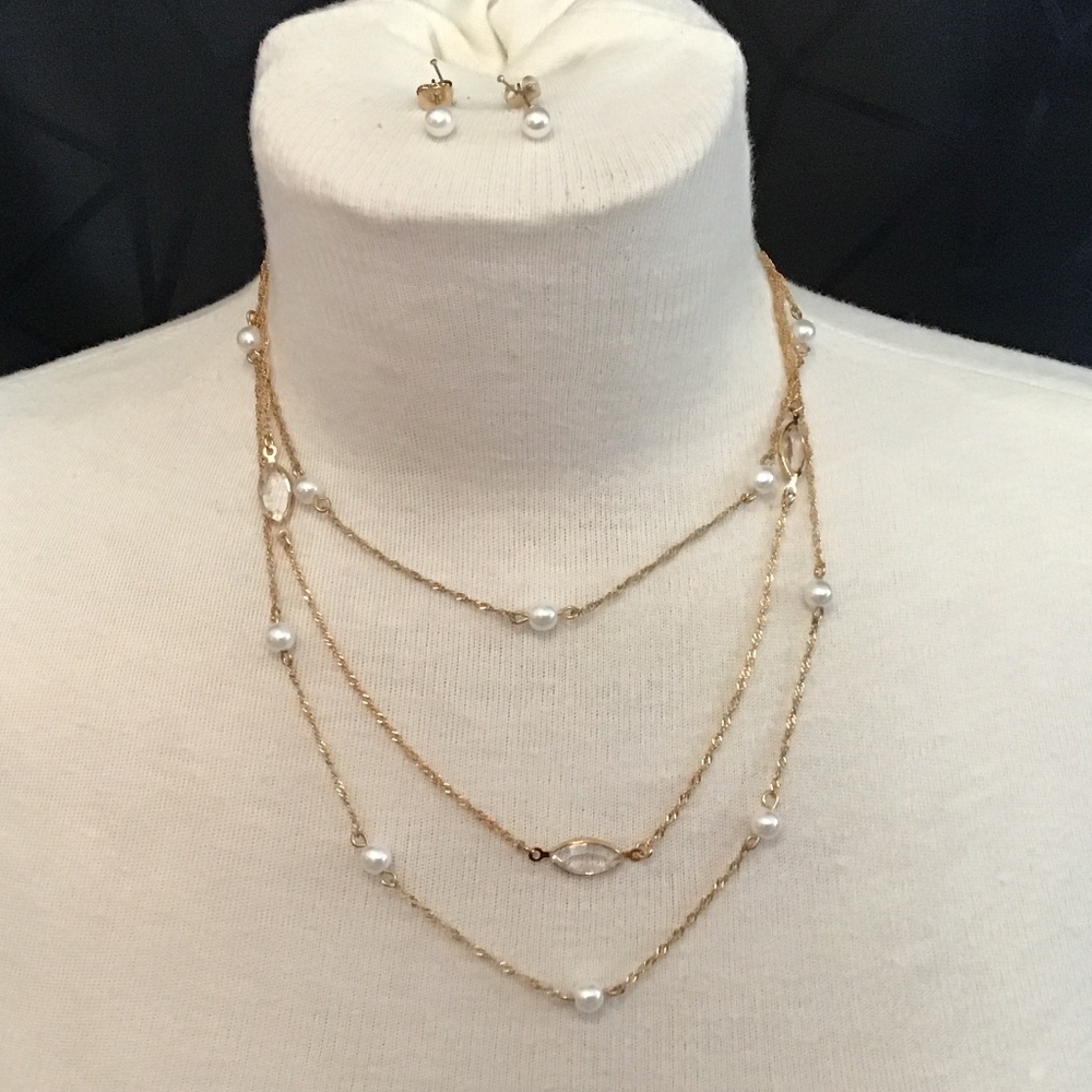 NWT AVON Triple strand illusion pearlesque necklace with stud earrings(2009)
